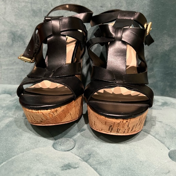 Guess Wood Wedges - Picture 3 of 3